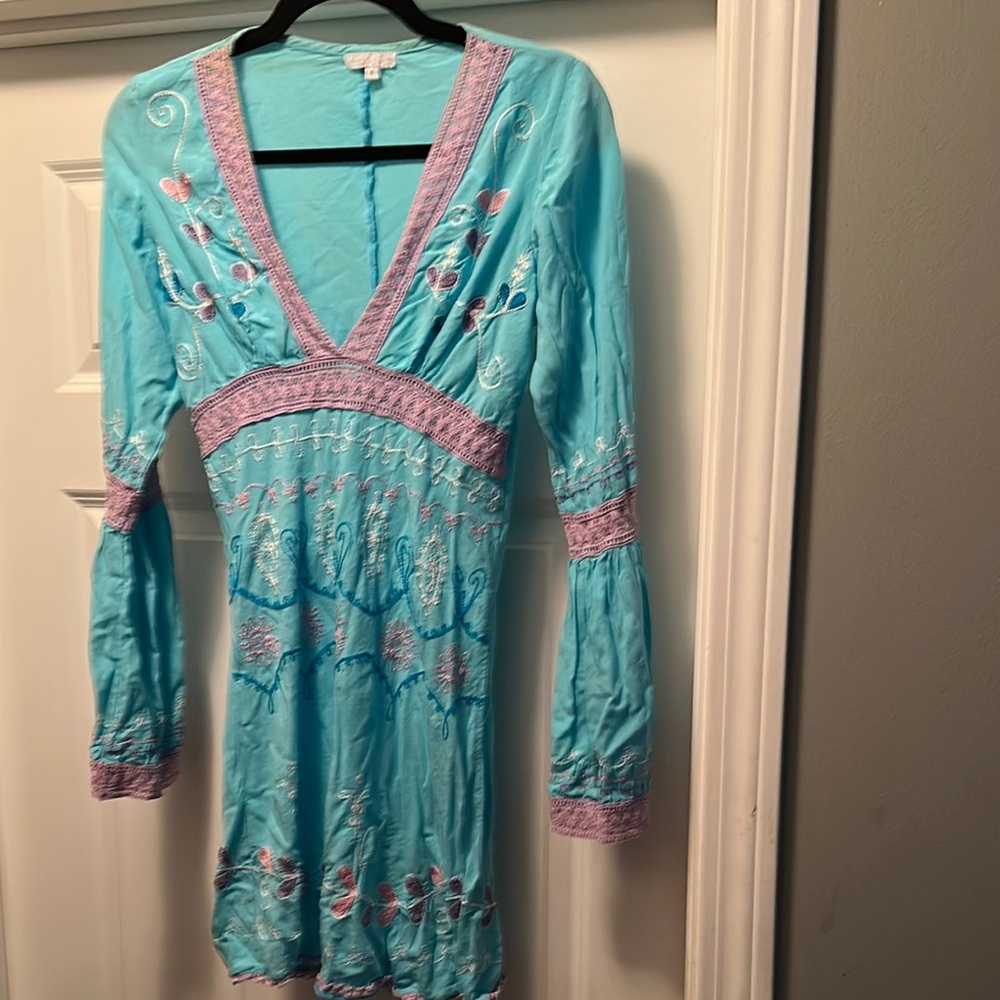 Debbie Katz  small vintage embroidered Blue and Purple Women's tunic